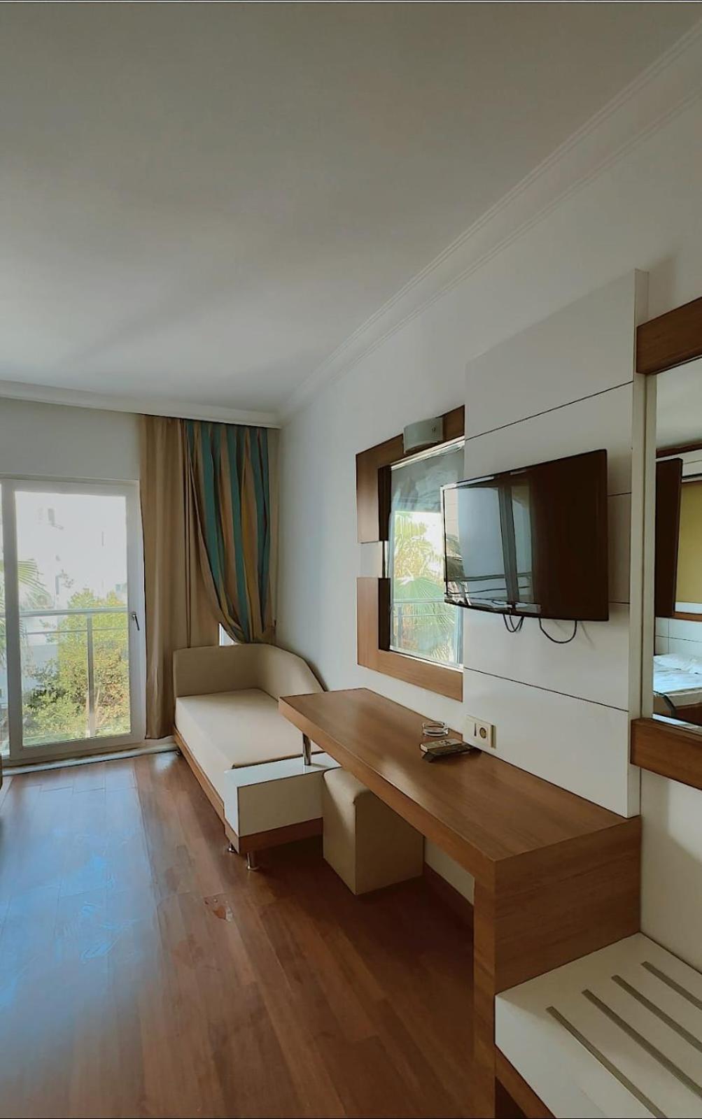 Luca Antalya Side Exterior foto